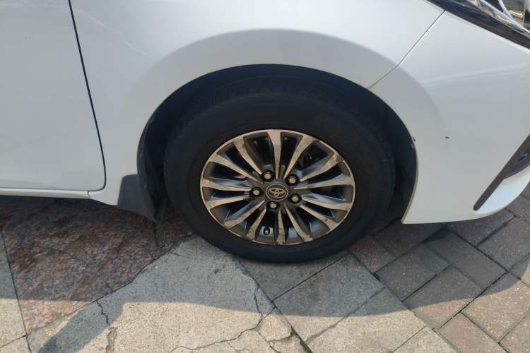 Used Toyota Corolla 2017 Revised Version 1.2T S-CVT GL Right Front Wheel Hub
