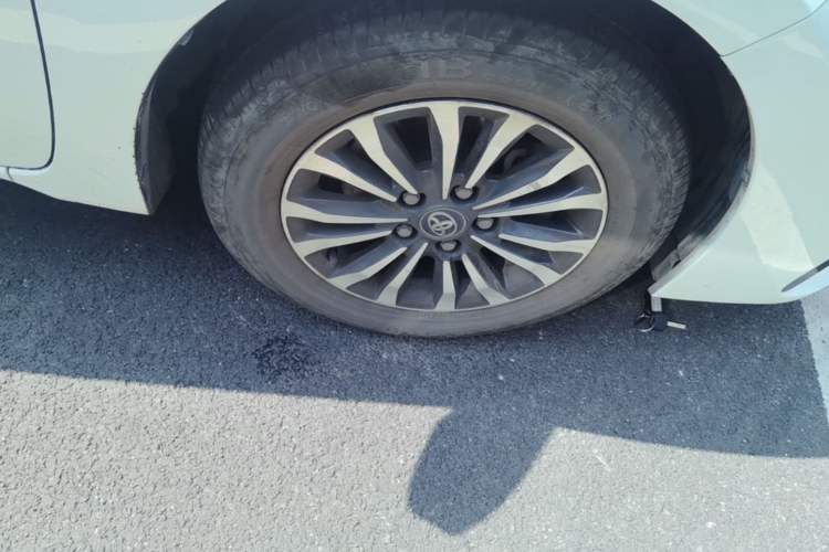 Used Toyota Corolla 2017 Revised Version 1.2T S-CVT GL-i Right Front Wheel Hub