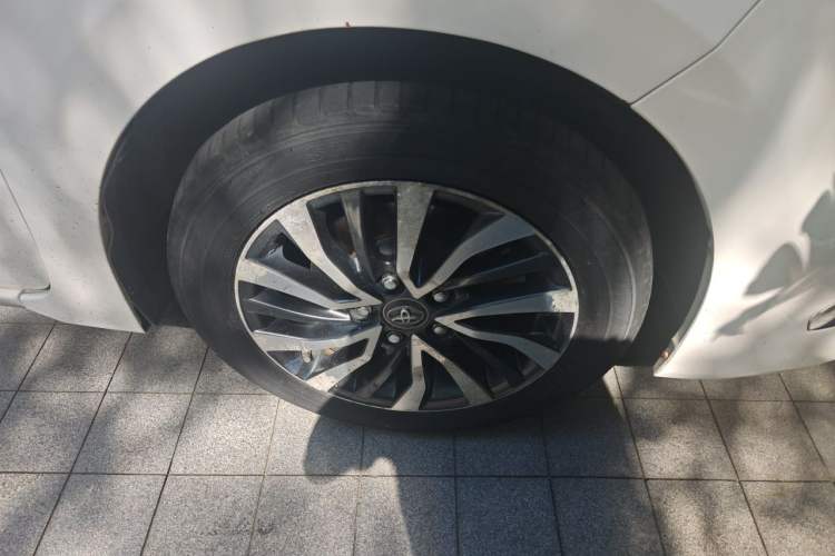 Used Toyota Corolla 2017 Revised Dual-Engine 1.8L E-CVT Elite Edition Right Front Wheel Hub