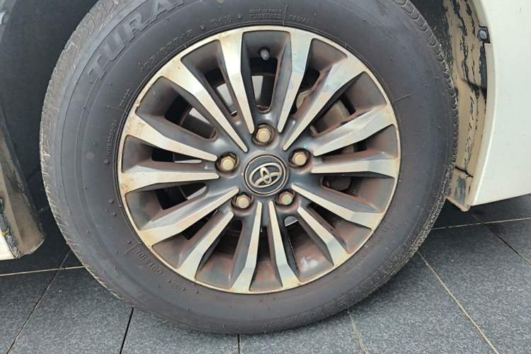 Used Toyota Corolla 2017 Revised Version 1.2T S-CVT GL-i Right Front Wheel Hub