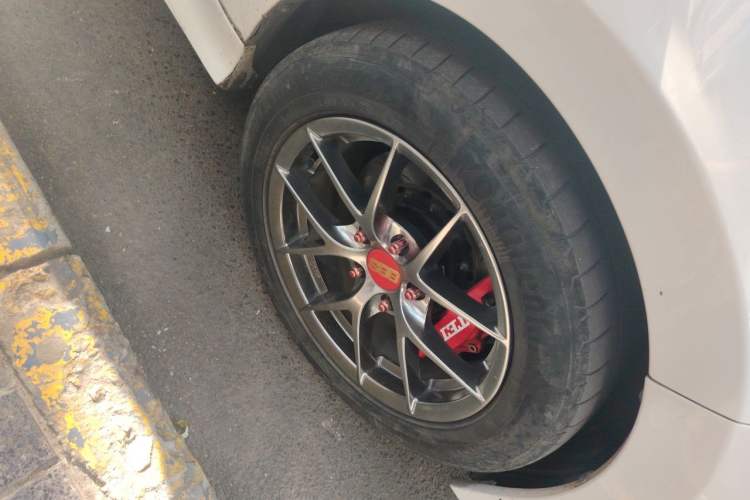 Used Toyota Corolla 2017 Revised Dual-Engine 1.8L E-CVT Leading Edition Right Front Wheel Hub