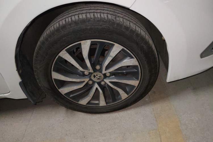 Used Toyota Corolla 2017 Revised Dual-Engine 1.8L E-CVT Leading Edition Right Front Wheel Hub