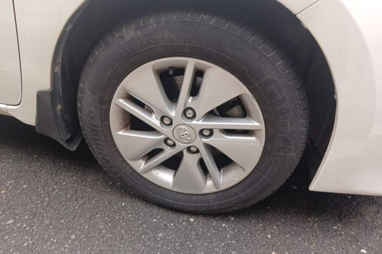 Used Toyota Corolla 2017 1.2T CVT GL Right Front Wheel Hub