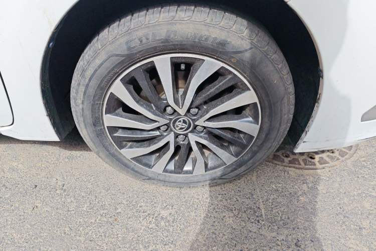 Used Toyota Corolla 2017 Revised Dual-Engine 1.8L E-CVT Leading Edition Right Front Wheel Hub