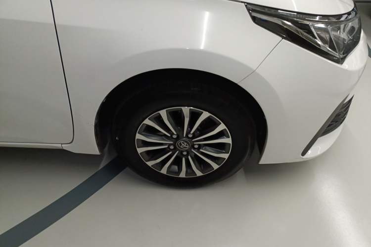 Used Toyota Corolla 2017 Revised Version 1.2T S-CVT GL Right Front Wheel Hub