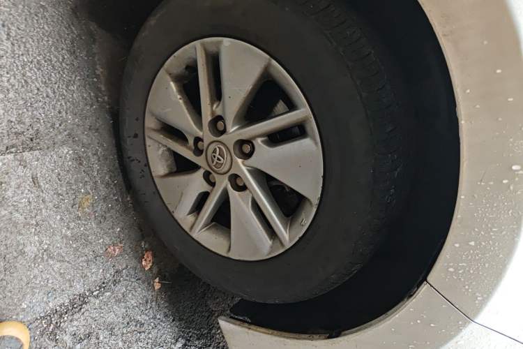 Used Toyota Corolla 2017 Revised Version 1.6L S-CVT GL Right Front Wheel Hub
