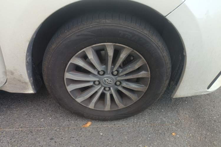 Used Toyota Corolla 2017 Revised Version 1.2T S-CVT GL-i Right Front Wheel Hub