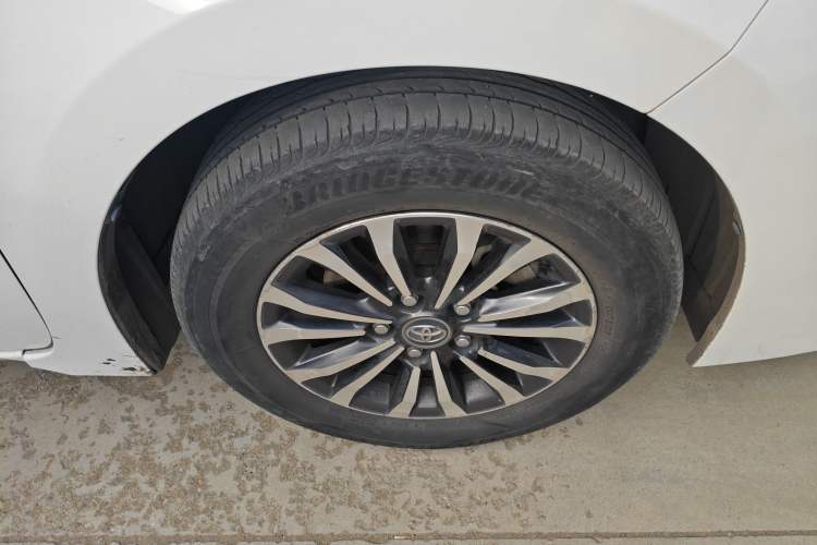 Used Toyota Corolla 2017 Revised Version 1.2T S-CVT GL-i Right Front Wheel Hub