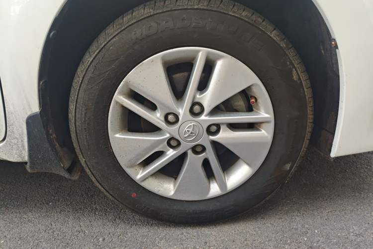 Used Toyota Corolla 2017 1.6L Manual GL Right Front Wheel Hub