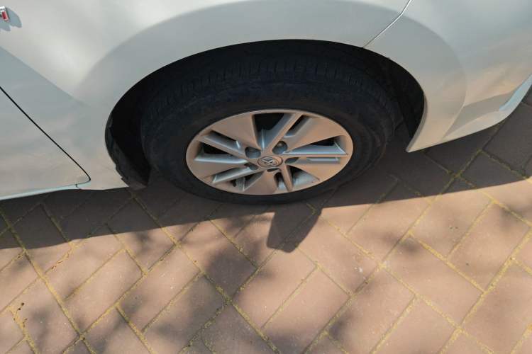 Used Toyota Corolla 2017 1.6L CVT GL Right Front Wheel Hub