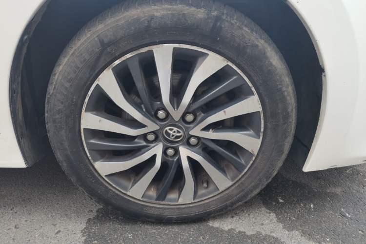Used Toyota Corolla 2017 Revised Dual-Engine 1.8L E-CVT Leading Edition Right Front Wheel Hub