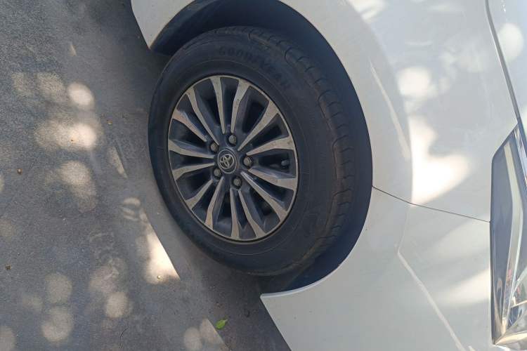 Used Toyota Corolla 2017 Revised Version 1.2T S-CVT GL-i Right Front Wheel Hub