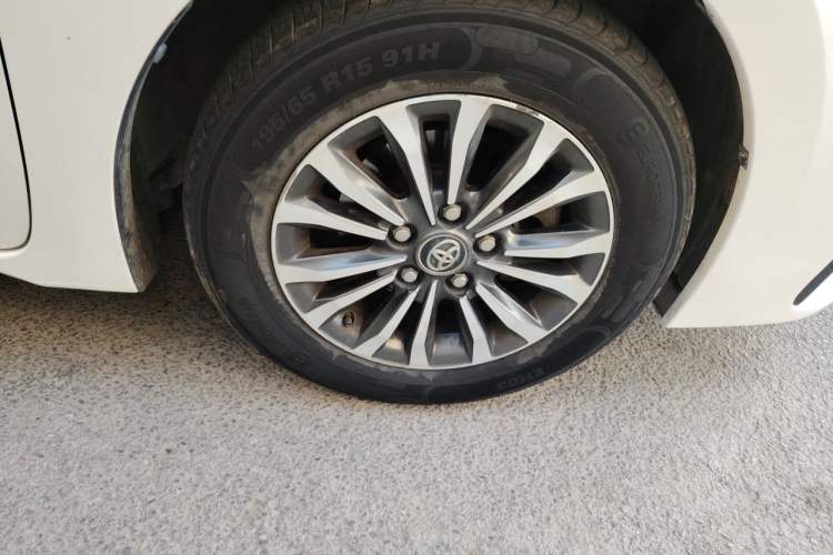Used Toyota Corolla 2017 Revised Version 1.2T S-CVT GL-i Right Front Wheel Hub