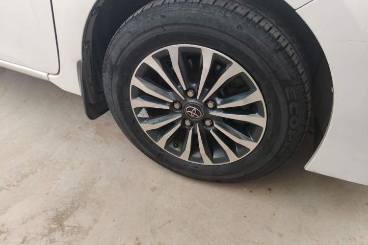 Used Toyota Corolla 2017 Revised Version 1.2T S-CVT GL Right Front Wheel Hub