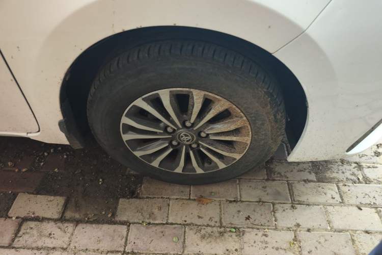 Used Toyota Corolla 2017 Revised Version 1.2T S-CVT GL Right Front Wheel Hub