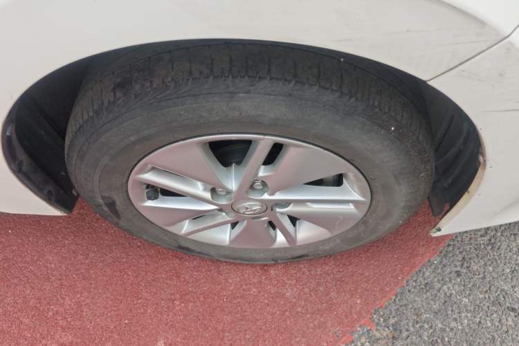 Used Toyota Corolla 2017 Revised Version 1.6L S-CVT GL Right Front Wheel Hub