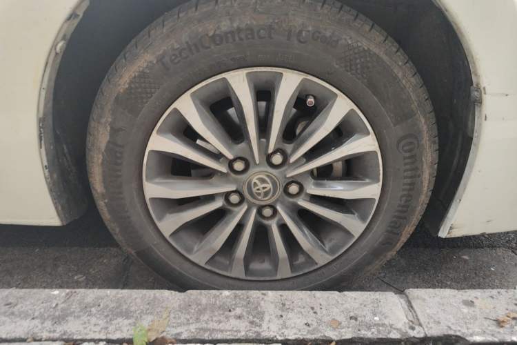 Used Toyota Corolla 2017 Revised Version 1.2T S-CVT GL-i Right Front Wheel Hub