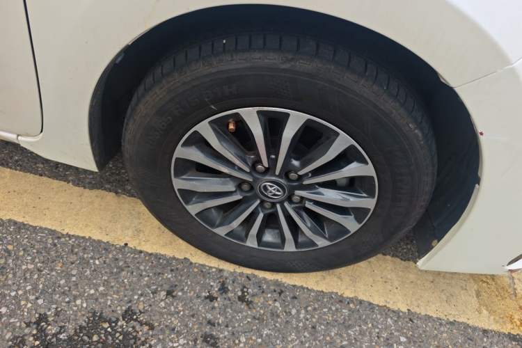 Used Toyota Corolla 2017 Revised Version 1.2T S-CVT GL-i Right Front Wheel Hub