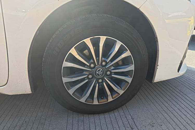 Used Toyota Corolla 2017 Revised Version 1.2T S-CVT GL Right Front Wheel Hub