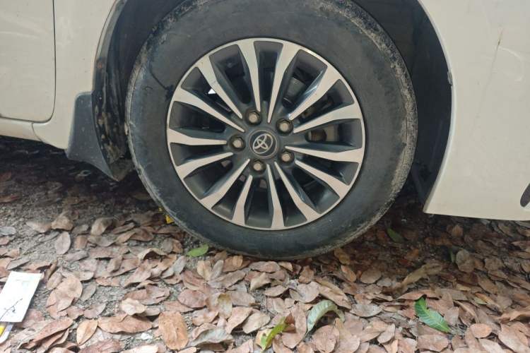 Used Toyota Corolla 2017 Revised Version 1.2T S-CVT GL-i Right Front Wheel Hub