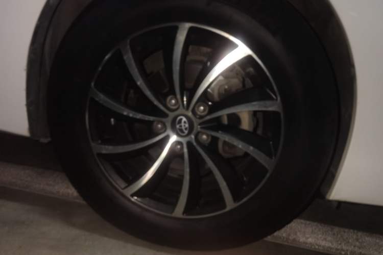 Used Toyota Corolla 2017 Revised Version 1.2T S-CVT GL-i Right Front Wheel Hub