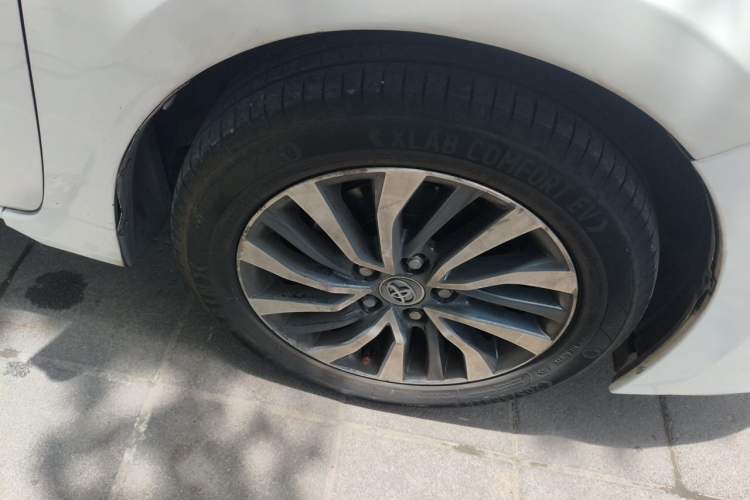 Used Toyota Corolla 2017 Revised Dual-Engine 1.8L E-CVT Elite Edition Right Front Wheel Hub