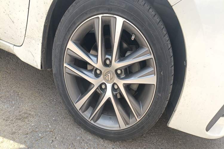 Used Toyota Corolla 2017 Revised Version 1.2T S-CVT GL-i Right Front Wheel Hub