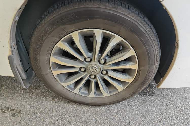 Used Toyota Corolla 2017 Revised Version 1.2T S-CVT GL Right Front Wheel Hub
