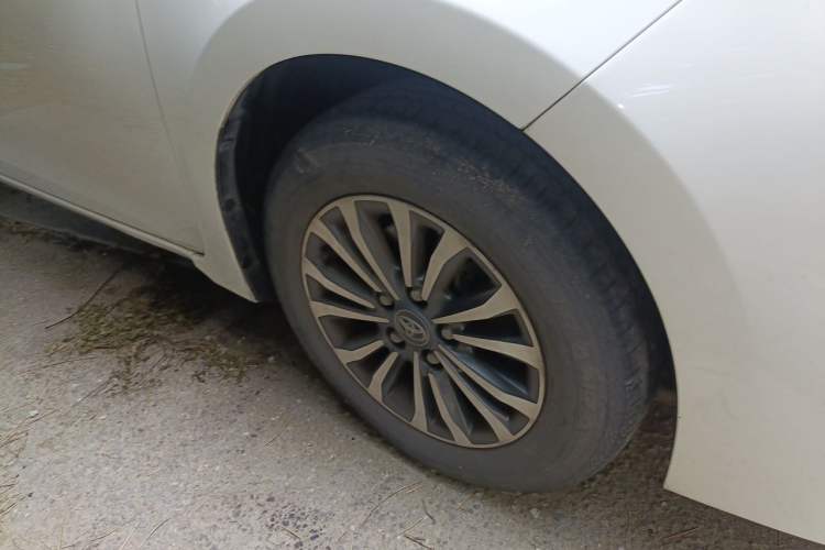 Used Toyota Corolla 2017 Revised Version 1.2T S-CVT GL Right Front Wheel Hub
