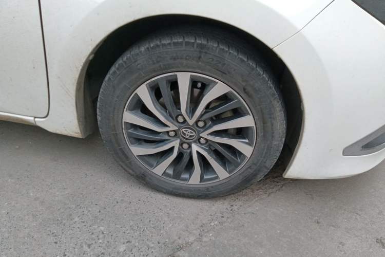Used Toyota Corolla 2017 Revised Dual-Engine 1.8L E-CVT Leading Edition Right Front Wheel Hub