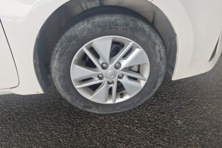 Used Toyota Corolla 2017 1.2T CVT GL Right Front Wheel Hub