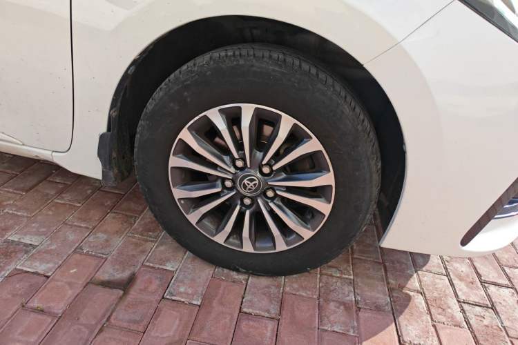 Used Toyota Corolla 2017 Revised Version 1.2T S-CVT GL-i Right Front Wheel Hub