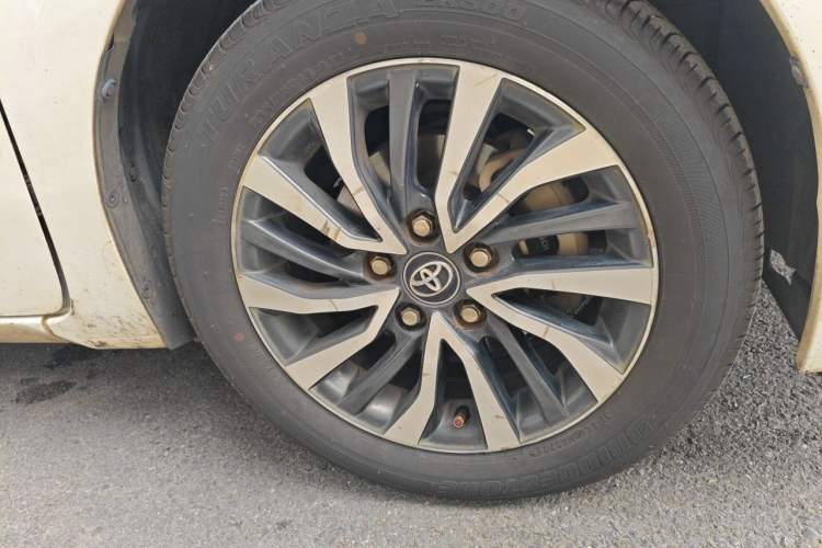 Used Toyota Corolla 2017 Revised Dual-Engine 1.8L E-CVT Leading Edition Right Front Wheel Hub