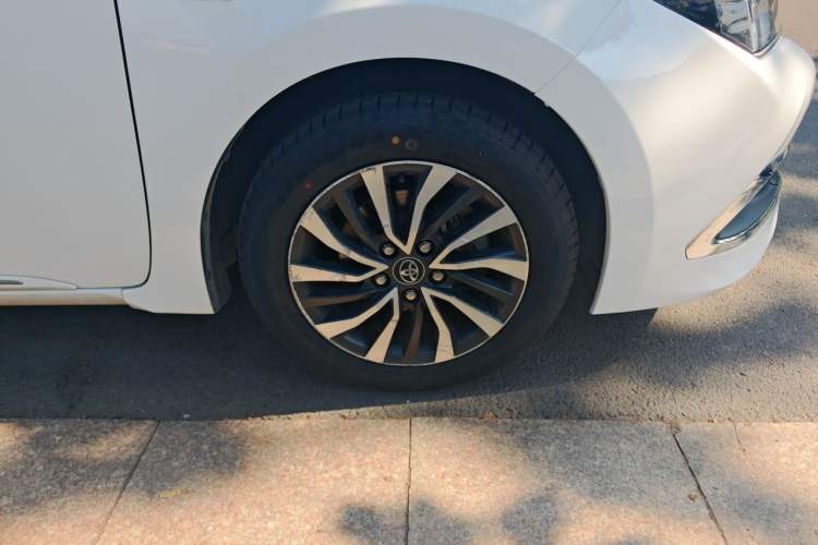 Used Toyota Corolla 2017 Revised Dual-Engine 1.8L E-CVT Elite Edition Right Front Wheel Hub
