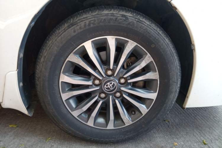 Used Toyota Corolla 2017 Revised Version 1.2T S-CVT GL Right Front Wheel Hub
