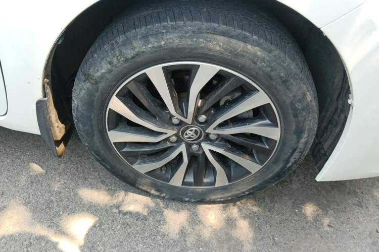 Used Toyota Corolla 2017 Revised Dual-Engine 1.8L E-CVT Elite Edition Right Front Wheel Hub