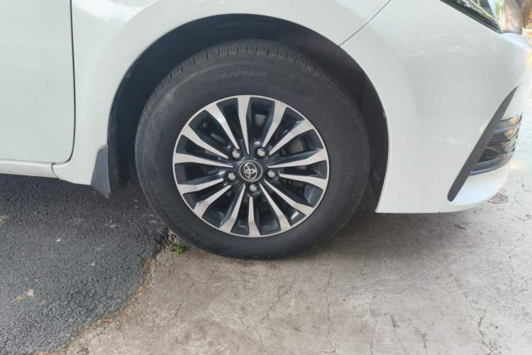 Used Toyota Corolla 2017 Revised Version 1.2T S-CVT GL Right Front Wheel Hub