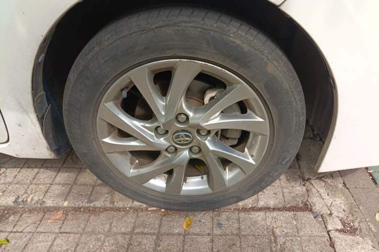 Used Toyota Corolla 2017 Revised Version 1.2T S-CVT GL-i Leather Edition Right Front Wheel Hub