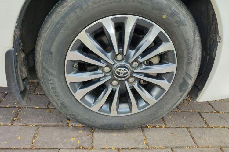 Used Toyota Corolla 2017 Revised Dual-Motor 1.8L E-CVT Pioneer Edition Right Front Wheel Hub