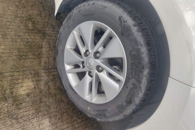 Used Toyota Corolla 2017 Revised Version 1.6L S-CVT GL Right Front Wheel Hub