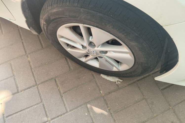 Used Toyota Corolla 2017 1.6L CVT GL Right Front Wheel Hub