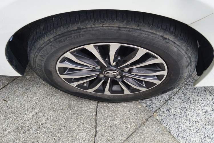 Used Toyota Corolla 2017 Revised Version 1.2T S-CVT GL Right Front Wheel Hub