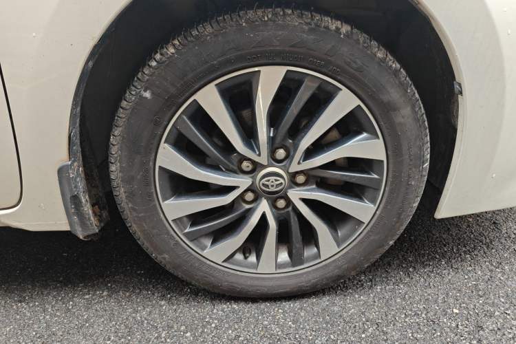 Used Toyota Corolla 2017 Revised Dual-Engine 1.8L E-CVT Elite Edition Right Front Wheel Hub