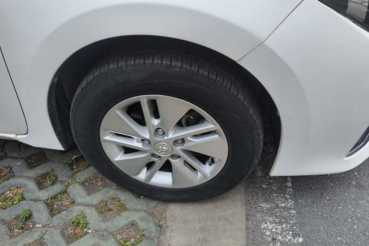 Used Toyota Corolla 2017 Revised Version 1.6L S-CVT GL Right Front Wheel Hub