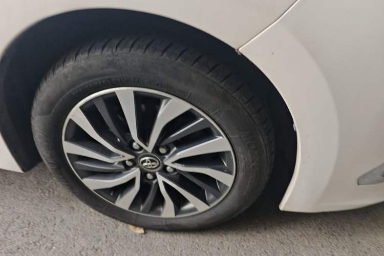 Used Toyota Corolla 2017 Revised Dual-Engine 1.8L E-CVT Elite Edition Right Front Wheel Hub