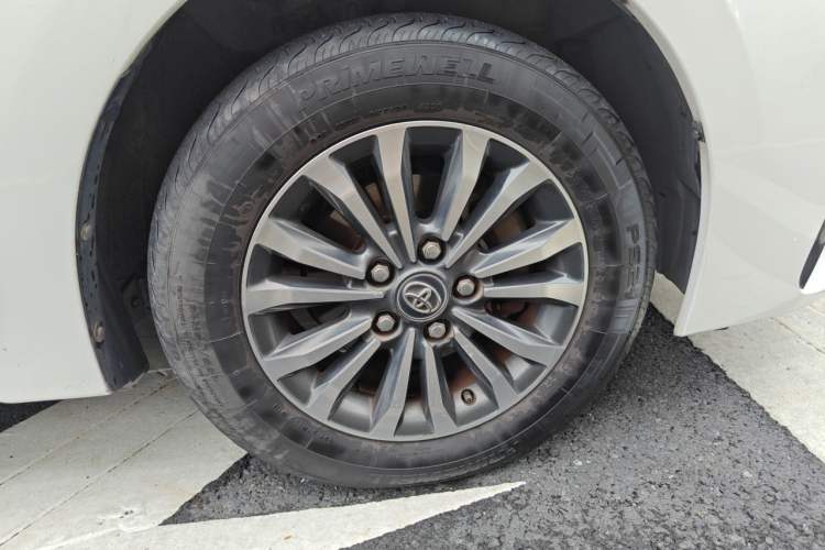 Used Toyota Corolla 2017 Revised Version 1.2T S-CVT GL Right Front Wheel Hub