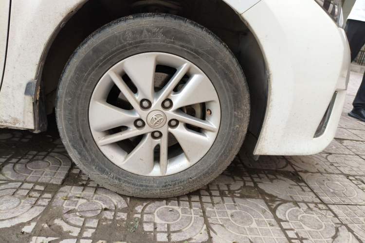 Used Toyota Corolla 2017 Revised Version 1.6L S-CVT GL Right Front Wheel Hub