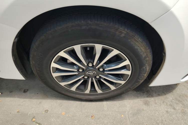 Used Toyota Corolla 2017 Revised Version 1.2T S-CVT GL-i Right Front Wheel Hub