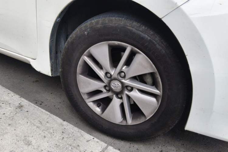 Used Toyota Corolla 2017 Revised Version 1.6L S-CVT GL Right Front Wheel Hub