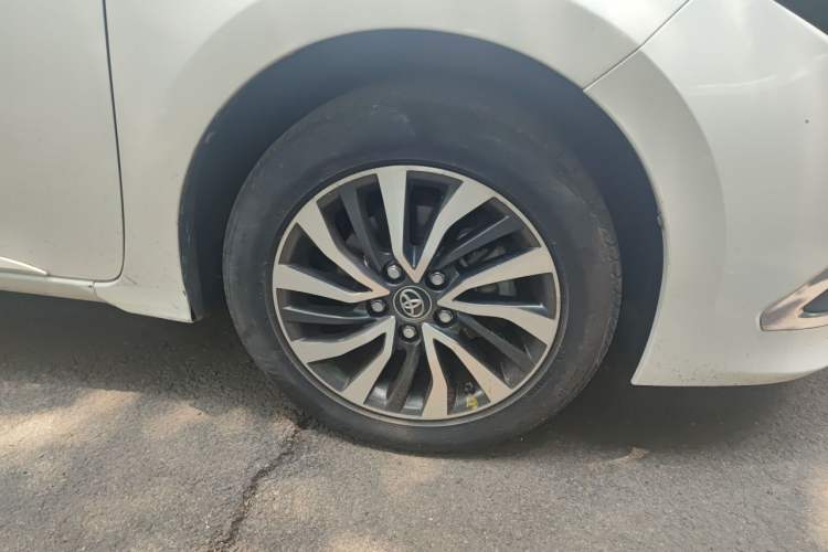 Used Toyota Corolla 2017 Revised Dual-Engine 1.8L E-CVT Elite Edition Right Front Wheel Hub